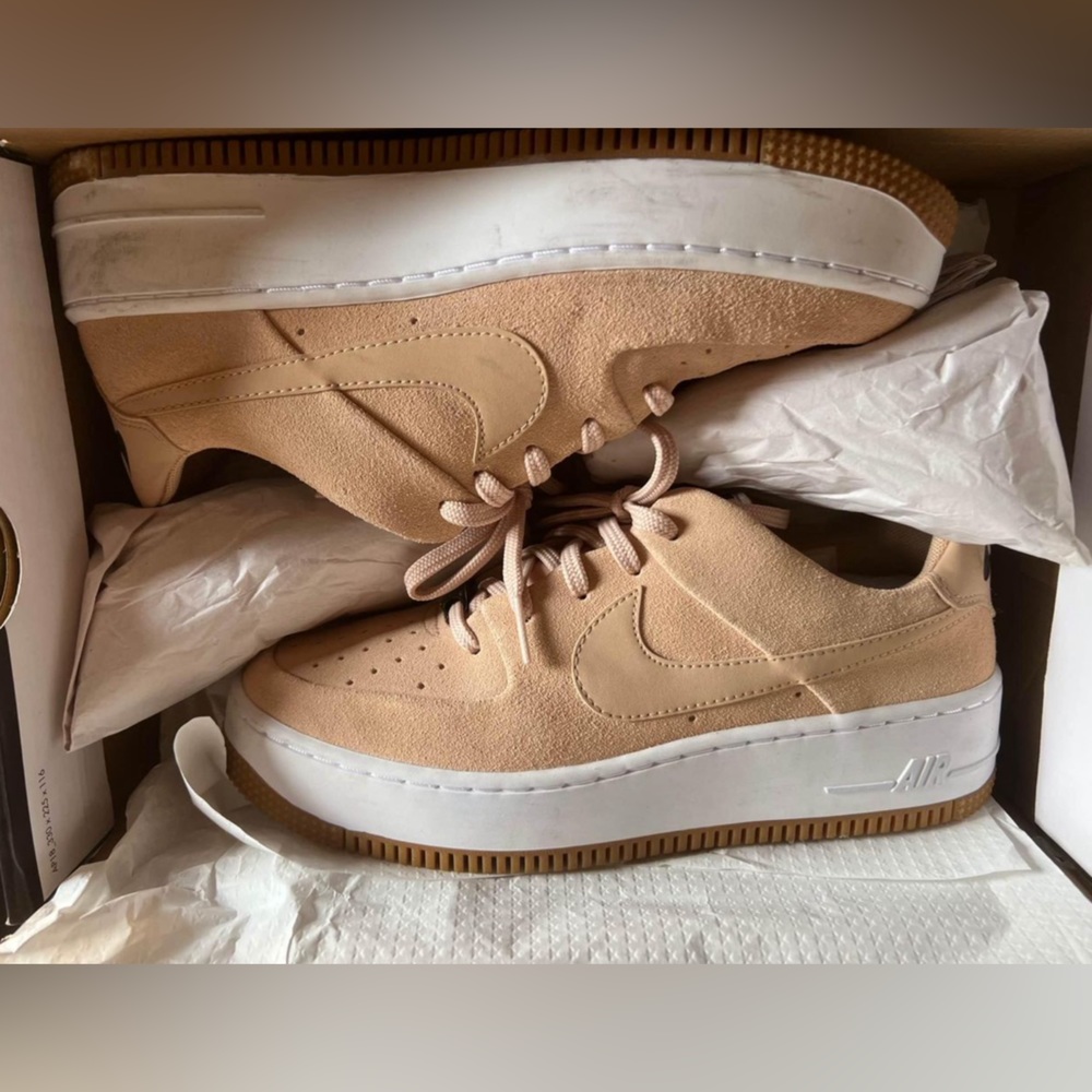 Nike Air Force ones sage low